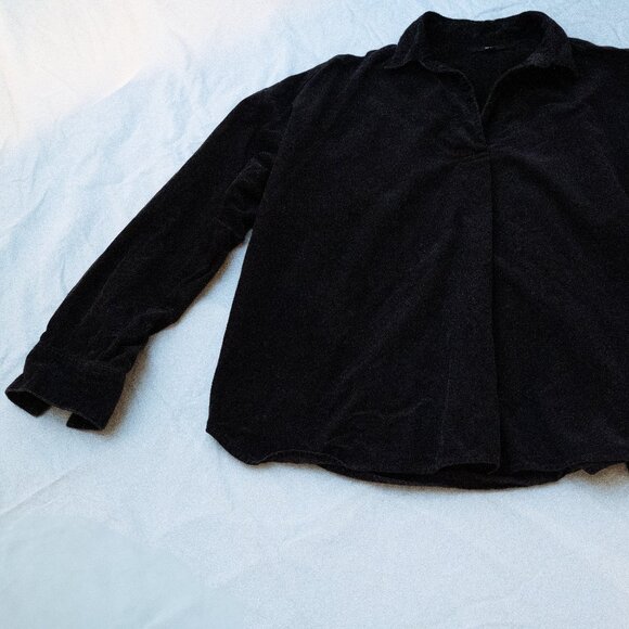 Uniqlo black, corduroy pullover - Picture 2 of 5